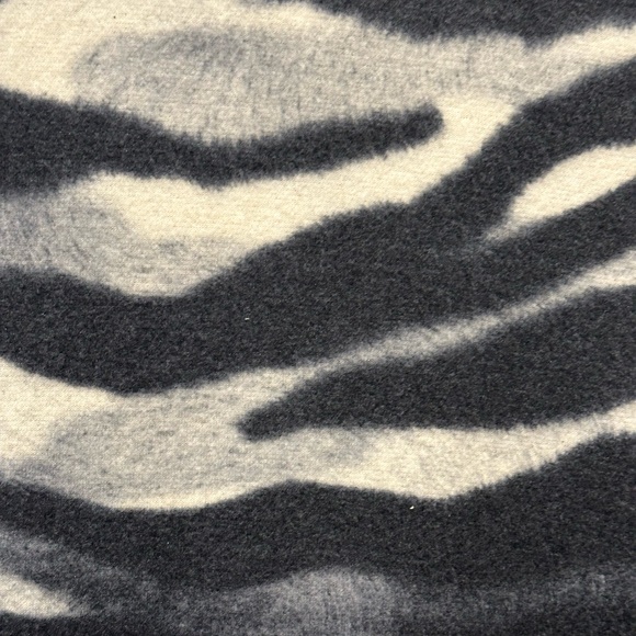 grey jersey zebra print turtleneck - Picture 3 of 6